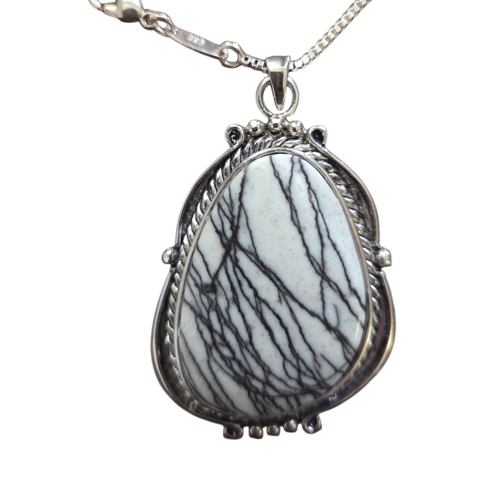 Australian Zebra Jasper 925 sterling silver box necklace, 20". EUC.